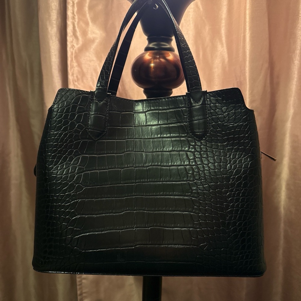 Elegant Black Crocodile-Embossed Tote Bag